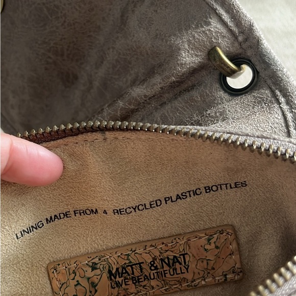 Adorable tan/grey/gold studded mini Matt & Nat crossbody purse - Picture 4 of 9